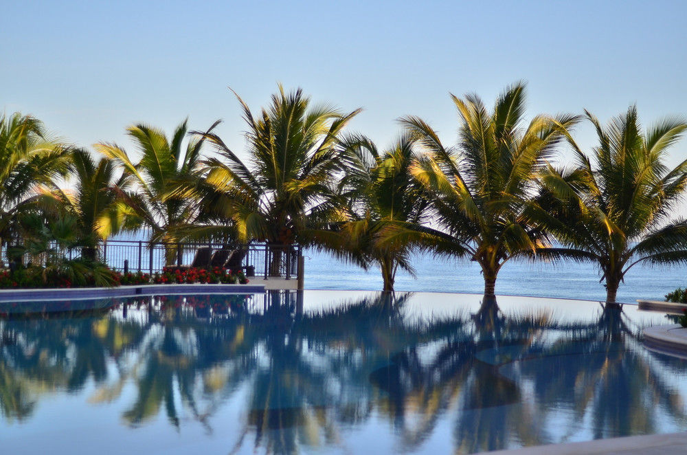 Playa Escondida Beach Club Tela Exterior photo